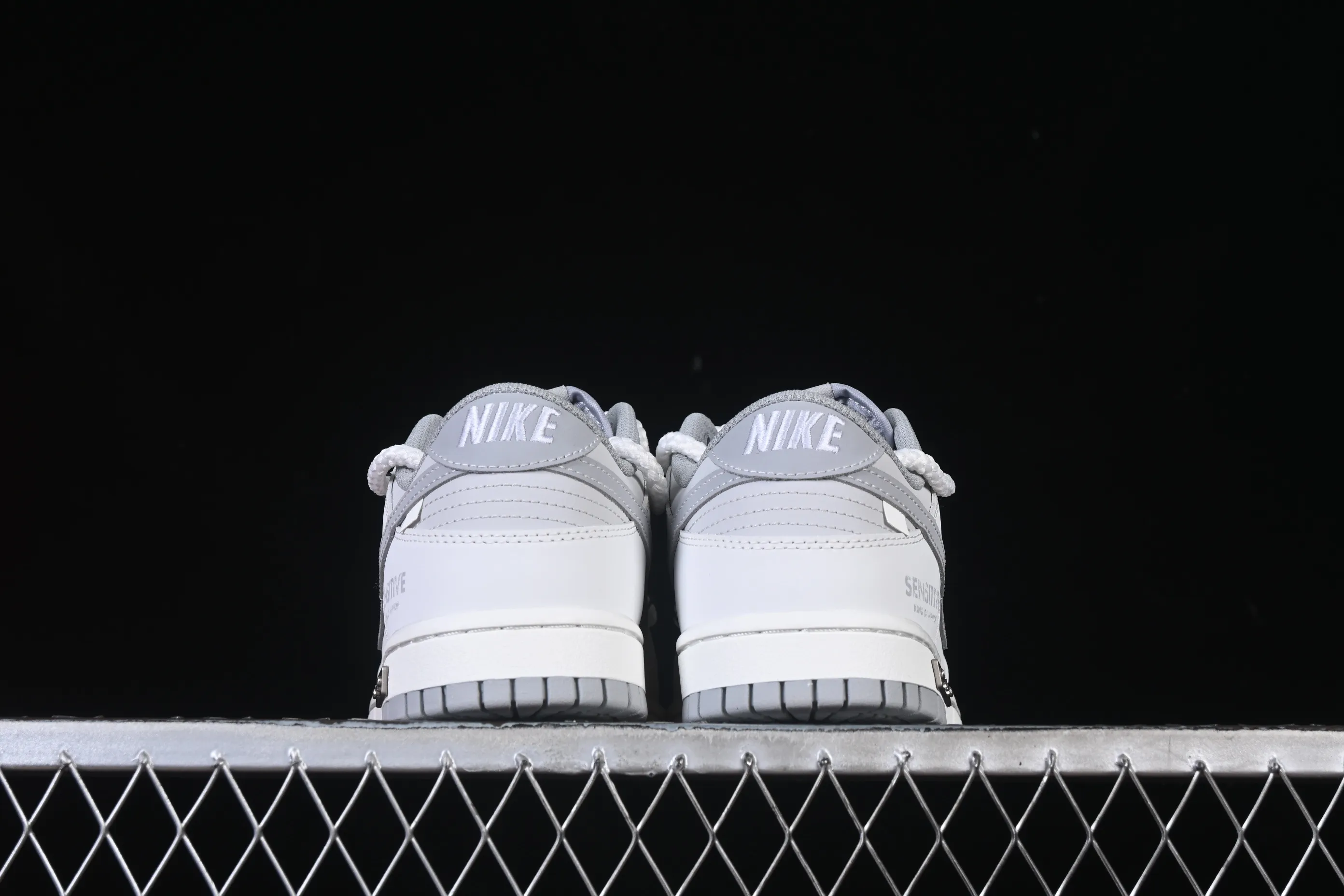 All categories Nk SB Dunk Series Nk SB Dunk Low High-end customized low-top sneakers Nike SB Dunk Low "Just Do It" Anniversary high-end customized low-top casual sneakers WG0508-040